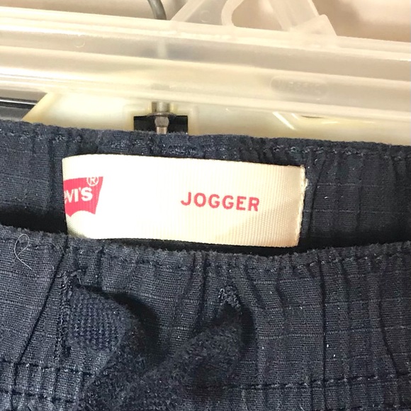 Levi’s navy blue jogger pants with elastic cuffs size XL 13-15 yrs. Preowned - Picture 4 of 5